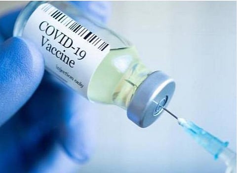 கோவிட்-19 தடுப்பூசி: எண்ணிக்கை 130 கோடியை நெருங்குகிறது