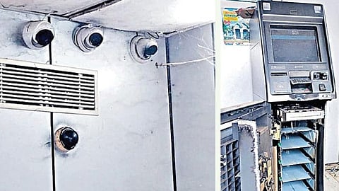 ஏடிஎம் மையத்தில் உள்ள கேமராக்களுக்கு பெயிண்ட் அடித்து ரூ.41 லட்சம் கொள்ளை