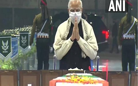 பிபின் ராவத் உடலுக்கு பிரதமர் மோடி, பாதுகாப்பு அமைச்சர் ராஜ்நாத் சிங் அஞ்சலி