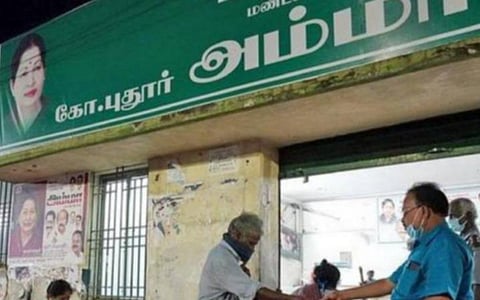 அம்மா உணவகங்களுக்கு காய்கறி, மளிகை விநியோகம் செய்த வகையில் டியூசிஎஸ் சங்கத்துக்கு மாநகராட்சி ரூ.26 கோடி நிலுவை: தமிழக அரசு தலையிட்டு உரிய நடவடிக்கை எடுக்க வலியுறுத்தல்