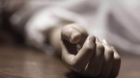 சமூக வலைதளத்தில் பகிர்ந்த படத்தால் சர்ச்சை: இளைஞர் தற்கொலை