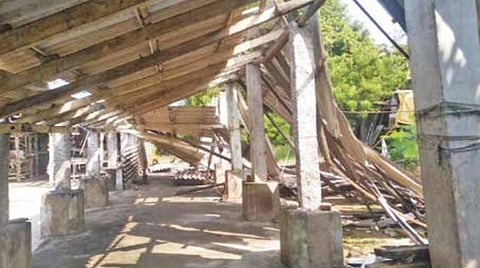 மோசமான நிலையில் உள்ள பாண்பேப் கைத்தறி கொட்டகைகள்.