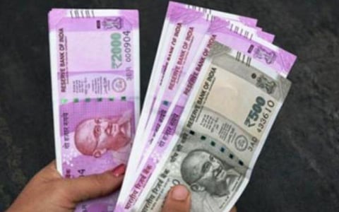 மதுராந்தகம்: தனியார் நிதி நிறுவனம் துன்புறுத்தியதா? - நண்பரின் கடனுக்கு ஜாமின் கையெழுத்திட்ட விவசாயி மன உளைச்சலில் உயிரிழப்பு: உறவினர்கள் சாலை மறியல் போராட்டம்