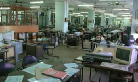 அதிகரிக்கும் கரோனா தொற்றால் மத்திய அரசு அலுவலகங்கள் 50 சதவீத ஊழியர்களுடன் இயங்க அனுமதி: பயோ மெட்ரிக் பதிவு நிறுத்தப்படுவதாக அறிவிப்பு