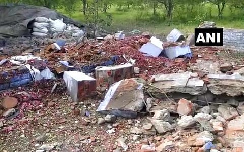 விருதுநகர் அருகே பட்டாசு ஆலையில் வெடி விபத்து: மூவர் உயிரிழப்பு; 4 பேர் காயம்