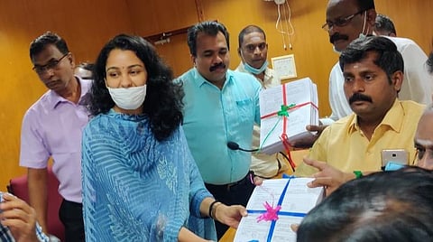 புதிதாக 19,997 பேர், மொத்த வாக்காளர்கள் 10.10 லட்சம்: புதுச்சேரி இறுதி வாக்காளர் பட்டியல் வெளியீடு