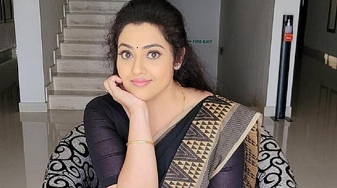 மீனாவுக்கு கரோனா தொற்று: குடும்பத்தினருக்கும் பாதிப்பு