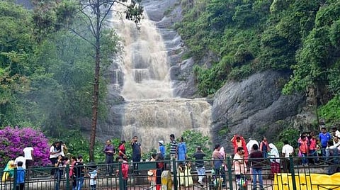 கொடைக்கானலில் சுற்றுலா பயணிகளுக்கு கட்டுப்பாடு: 2 தவணை தடுப்பூசி செலுத்தியிருந்தால் மட்டுமே அனுமதி