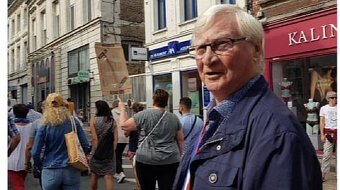 தடுப்பூசிக்கு எதிராக பிரச்சாரம் செய்த பிரான்ஸ் எம்.பி. கரோனா தொற்றால் மரணம்