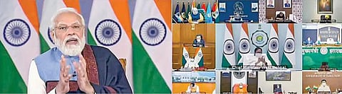 கரோனா வைரஸ் பரவலை தடுப்பது தொடர்பாக அனைத்து மாநில முதல்வர்களுடன் பிரதமர் நரேந்திர மோடி நேற்று காணொலி வாயிலாக ஆலோசனை நடத்தினார்.படம்: பிடிஐ