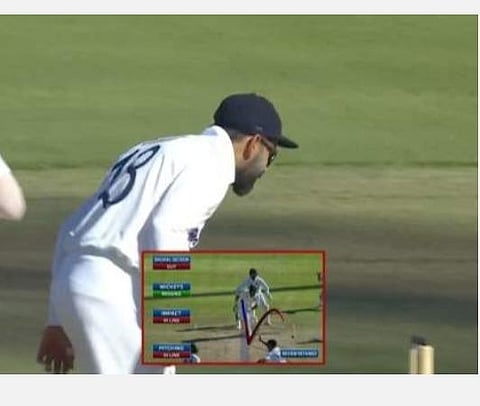 ஸ்டெம்ப் மைக் முன்பு சென்று காட்டமாகப் பேசிய கேப்டன் விராட் கோலி | படம் உதவி ட்வி்ட்டர்