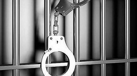 ஆம்பூர்: வீடு புகுந்து திருட முயன்ற இளைஞர் கைது