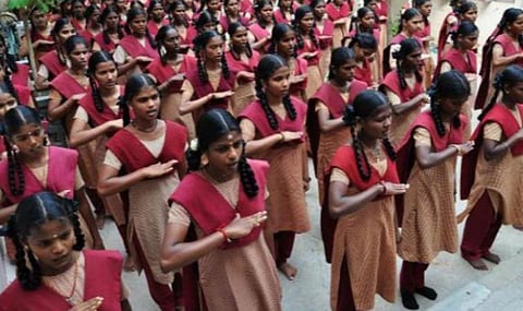 ஜனவரி 31-ம் தேதிவரை 10, 11, 12 -ம் வகுப்பு மாணவர்களுக்கும் விடுமுறை; தேர்வுகள் தள்ளிவைப்பு