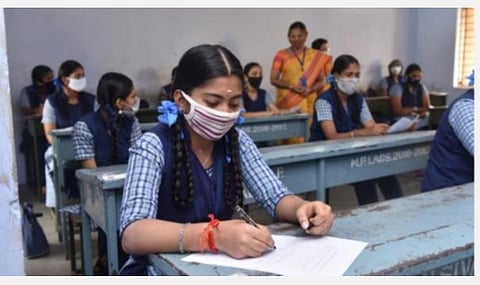 புதுச்சேரியில் கரோனா நோய்த்தொற்று அதிகரிப்பு: பள்ளி- கல்லூரிகள் மூடல்