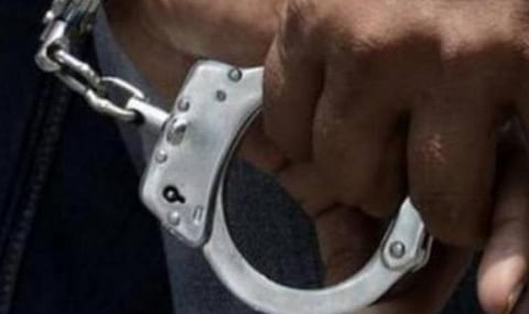 ஸ்ரீவில்லிபுத்தூர்: காவல் நிலையத்தில் பெண்ணுக்கு கத்திக் குத்து - இளைஞர் கைது