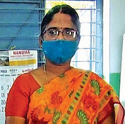 திருப்பூர் அருகே இடுவாய் அரசுப்பள்ளியில் மாணவர்களை வற்புறுத்தி கழிவறையை கழுவ வைத்த தலைமை ஆசிரியை கைது