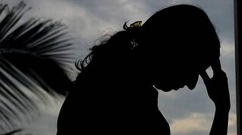 தஞ்சை: வார்டன் ஹால்டலில் உள்ள அறைகளை சுத்தம் செய்ய சொல்லியதால் மாணவி தற்கொலை