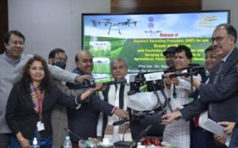 வேளாண் நிறுவனங்கள் ட்ரோன்கள் வாங்க ரூ.10 லட்சம் மானியம்: மத்திய அரசு அறிவிப்பு