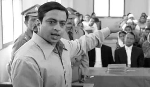 ‘நான் ஏன் காந்தியைக் கொன்றேன்?’ படத்துக்கு வலுக்கும் எதிர்ப்பு - பின்னணி என்ன? 