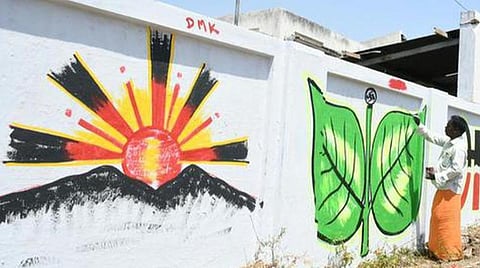 நகர்ப்புற உள்ளாட்சி தேர்தலில் வேட்பாளர்கள் தேர்வில் திமுக, அதிமுகவினர் மும்முரம்