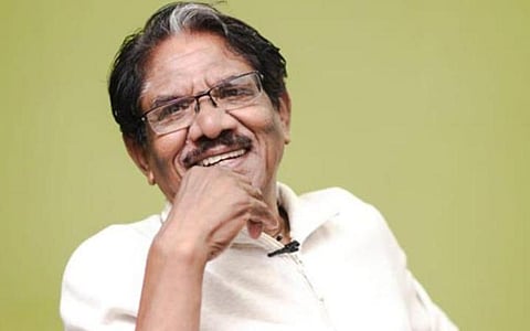 மருத்துவமனையில் இருந்து வீடு திரும்பினார் பாரதிராஜா 