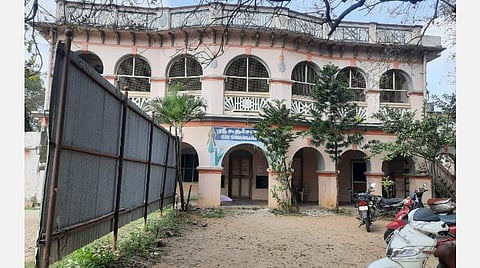 திமுக பிரமுகர் ஆக்கிரமிப்பில் இருந்த ரூ.100 கோடி மதிப்பிலான இடம் மீட்பு: தஞ்சை மாநகராட்சி நடவடிக்கை