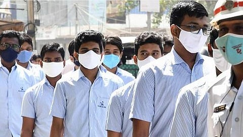 நாடு முழுவதும் புதிதாக 1,72,433 பேருக்கு கரோனா: 15 முதல்18 வயதுடையோருக்கு 2 ஆம் தவணை தடுப்பூசி செலுத்த வலியுறுத்தல்