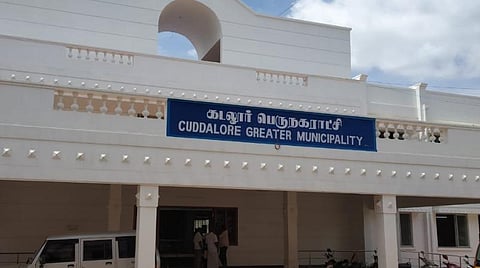 கடலூர் மாவட்டத்தில் நகர்ப்புற உள்ளாட்சித் தேர்தலில் திமுக, அதிமுகவில் கணவன் - மனைவிக்கு சீட்: சொந்தக் கட்சி, கூட்டணிக் கட்சியினர் அதிருப்தி