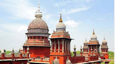 முன்னாள் டிஜிபி ரமேஷ் குடவாலா மீது நடிகர் சூரி தொடர்ந்த வழக்கின் விசாரணையை மத்திய குற்றப் பிரிவுக்கு மாற்ற உத்தரவு