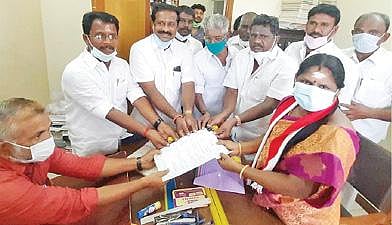 ஆண்டிபட்டி பேரூராட்சியில் அண்ணன் - தம்பி அணிகளால் சூடு பறக்கும் தேர்தல் களம்