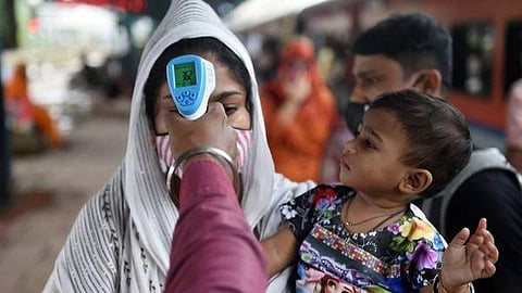 நாட்டில் அன்றாட கரோனா பாதிப்பு 50 ஆயிரமாகக் குறைவு: சிகிச்சையில் உள்ளோர் எண்ணிக்கையும் 6 லட்சமாக சரிவு