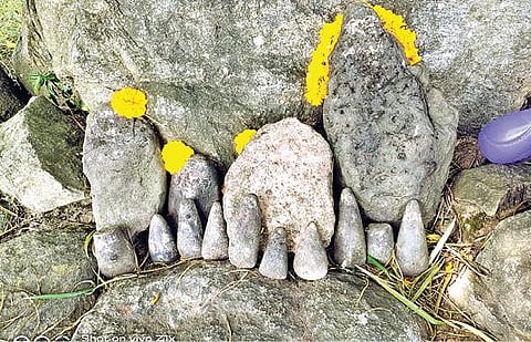 திருப்பத்தூர் அருகே கற்கால கருவிகள் கண்டெடுக்கப்பட்டுள்ளன.