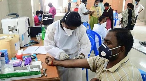 பிப்ரவரி 13: தமிழக நிலவரம்: தொற்று பாதிப்பு, குணமடைந்தோர், பலி எண்ணிக்கை- முழுமையான பட்டியல்