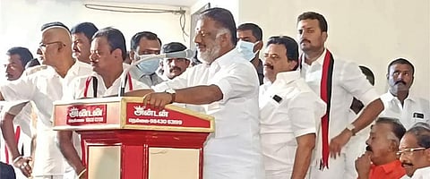 தமிழக மக்களுக்கு சொன்னதை நிறைவேற்றிய பிறகு அகில இந்திய அரசியலில் ஸ்டாலின் கால் பதிக்கட்டும்: நெல்லையில் பிரச்சாரத்தின்போது ஓபிஎஸ் கருத்து