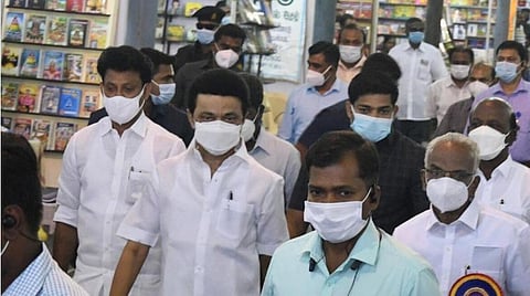 அறிவுக் கோயில்களான நூலகங்களைக் கட்டுவதில் ஆர்வம் காட்டுவது திமுக அரசுதான்: புத்தகக் காட்சியைத் தொடங்கிவைத்த முதல்வர் ஸ்டாலின்