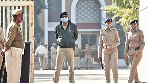 2008 அகமதாபாத் குண்டுவெடிப்பு வழக்கில் 38 பேருக்கு மரண தண்டனை விதிப்பு