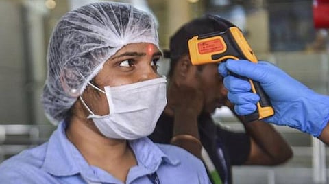 பிப்ரவரி 18: தமிழக நிலவரம்: தொற்று பாதிப்பு, குணமடைந்தோர், பலி எண்ணிக்கை- முழுமையான பட்டியல்