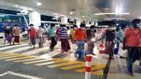 இலங்கை கடற்படையால் சிறைபிடிக்கப்பட்ட 47 மீனவர்கள் சென்னை வந்தனர்: சொந்த ஊருக்கு அனுப்பி வைப்பு