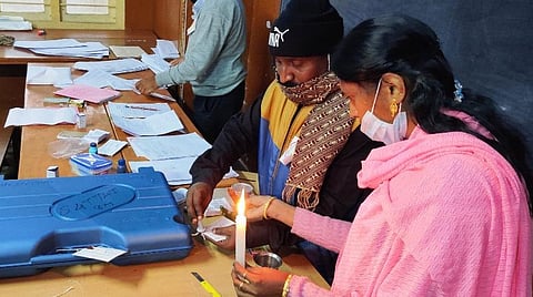 நகர்ப்புற உள்ளாட்சித் தேர்தல்: நீலகிரியில் பெண்களை விட ஆண் வாக்காளர்கள் அதிக வாக்குப்பதிவு