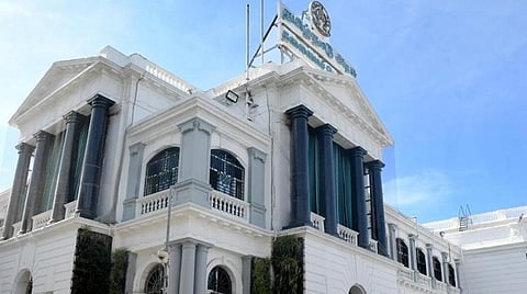 உக்ரைனில் சிக்கித் தவிக்கும் மாணவர்கள், புலம் பெயர்ந்தவர்களின் குடும்பத்தினருக்காக ஹெல்ப்லைன்களை அறிவித்தது தமிழக அரசு