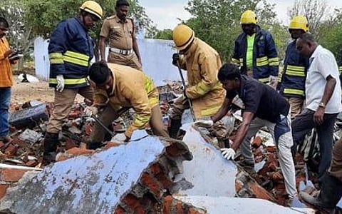 கோவில்பட்டி பட்டாசு வெடி விபத்து ஆலை உரிமையாளர் உட்பட 4 பேர் மீது வழக்கு: உயிரிழந்தோருக்கு தலா ரூ.6 லட்சம் வழங்க உடன்பாடு