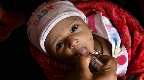 தமிழகம் முழுவதும் போலியோ சொட்டு மருந்து முகாம்; இன்று மாலை 5 மணி வரை வழங்கல்