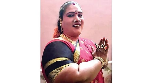 ஆட்சிப் பொறுப்பில் திருநங்கை!