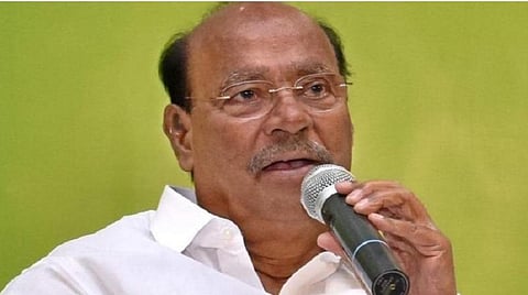 ஒருபுறம் சாத்தான்.... மறுபுறம் ஆழமான நீலக்கடல்... - உக்ரைனில் தாக்கப்படும் இந்திய மாணவர்களை மீட்க ராமதாஸ் வலியுறுத்தல்