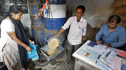 ரேஷனில் தரமான பொருட்களை தாமதமின்றி வழங்க நடவடிக்கை: உணவுத் துறை அதிகாரிகள் தகவல்