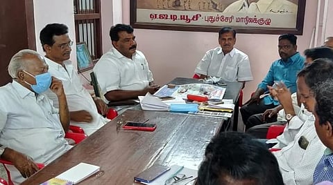 புதுச்சேரியில் மார்ச் 29-ல் முழு அடைப்பு போராட்டம்: அனைத்து தொழிற்சங்க கூட்டத்தில் முடிவு