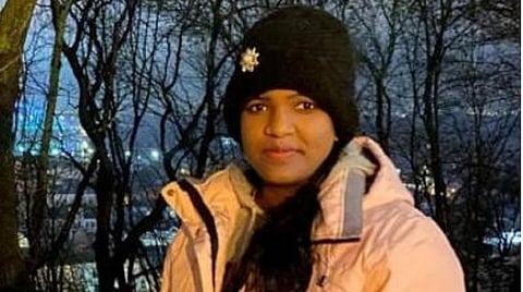 வட இந்தியர்களுக்கு ம‌ட்டும் தூதரக அதிகாரிகள் முன்னுரிமை: உக்ரைனில் இருந்து திரும்பிய கொடைக்கானல் மாணவி அனுஷியா ஆதங்கம்