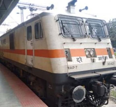 மதுரை-சென்னை வைகை விரைவு ரயில் 6.40 மணி நேரத்தில் பயணித்து 44 ஆண்டு கால சாதனை முறியடிப்பு