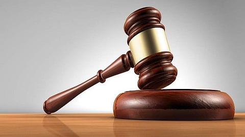 மாணவிக்கு ஆபாச குறுந்தகவல் அனுப்பிய கல்லூரி பேராசிரியர் மீது வழக்கு: மாணவிகள் போராட்டத்தால் அகஸ்தீஸ்வரம் கல்லூரி மூடல்