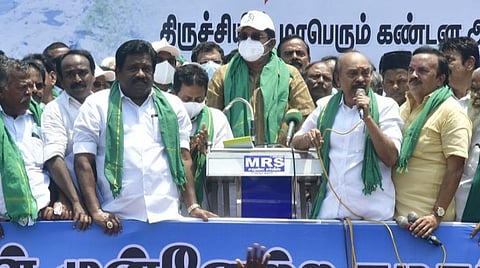 திருச்சியில் நடந்த ஆர்ப்பாட்டத்தில் தினகரன்